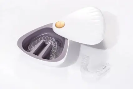 Alineadores claros, comunicación clara: VinciSmile te mantiene conectado